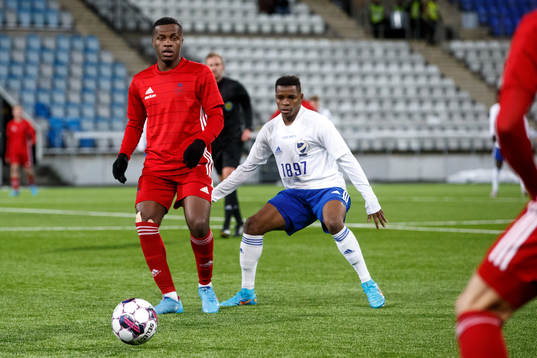 Östers Manasse Kusu och IFK Norrköpings Abdulrazaq Ishaq