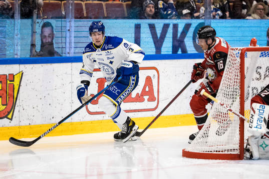 Leksands August Berg och Malmö Redhawks Matias Lassen
