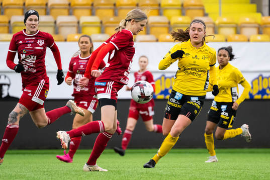 Rävåsens Olivia Neander och Elfsborgs Olivia Gurtata