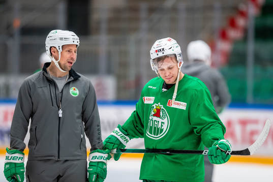 Tränare Cam Abbott och Leon Bristedt