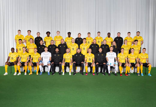  Jeppe Okkels, Oliver Zandén, Materialförvaltare Dan-Inge Lövhage, Michael Baidoo, Oscar Aga, Emmanuel Boateng, Sjukgymnast Tania Nilsson, Kevin Holmén, Viktor Widell, Prince Isaac Kouame, Materialförvaltare Jan Ryrlén, Jacob Ondrejka, Jack Cooper Love. Mittenledet från vänster: Ahmed Qasem, Noah Söderberg, Fystränare Victor Stoltz, Materialförvaltare Reima Haukka, Koordinator Martin Andersson, Sveinn Gudjohnsen, Gustaf Lagerbielke, Målvaktstränare Linus Eriksson, Medicinsk koordinator Lars Göthfelt, Läkare Matilda Lundblad, Alexander Bernhardsson, Besfort Zeneli. Sittande från vänster: Maudo Jarjue, Simon Olsson, Simon Strand, Hakon Valdimarsson, Assisterande tränare Emir Bajrami, Johan Larsson, Manager Jimmy Thelin, Per Frick, Assisterande tränare Christer Persson, Tim Rönning, Leo Väisänen, Andre Ibsen Römer, Gustav Henriksson.