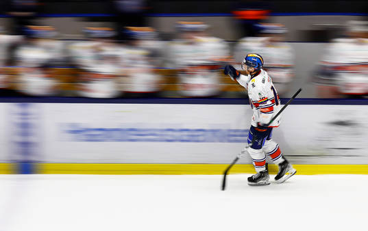 Växjös Richard Gynge jublar