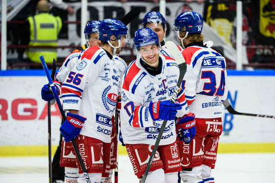 Oskarshamns Jonas Engström jublar