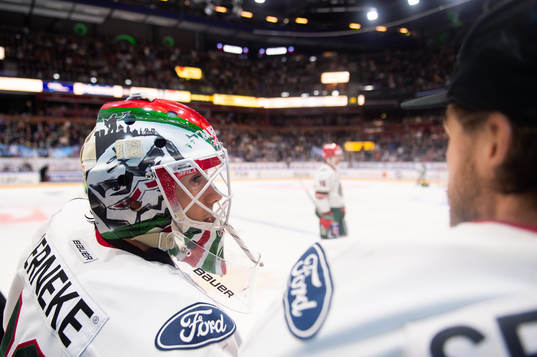 Frölundas målvakter Matthew Tomkins och Niklas Rubin