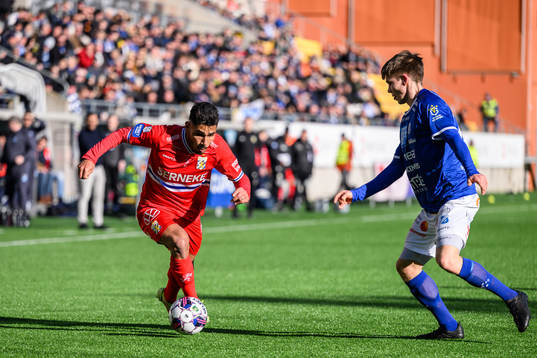 IFK Göteborgs Hosam Aiesh och Norrbys Gustav Berggren