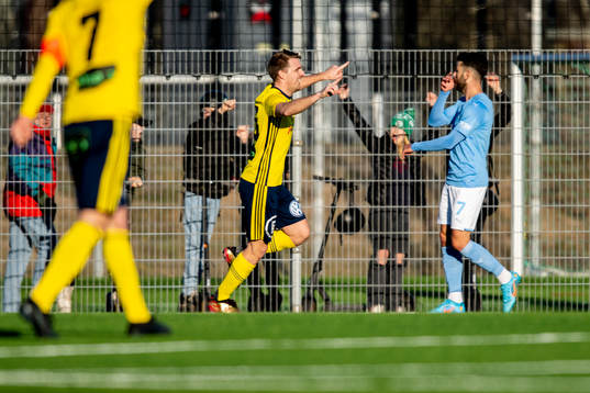 Ängelholms Johan Oremo jublar efter 1-0