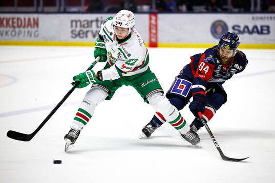 Rögles Samuel Jonsson och Linköpings Jimmy Andersson