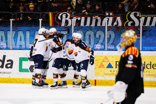 Djurgårdens Marcus Sörensen jublar med lagkamrater
