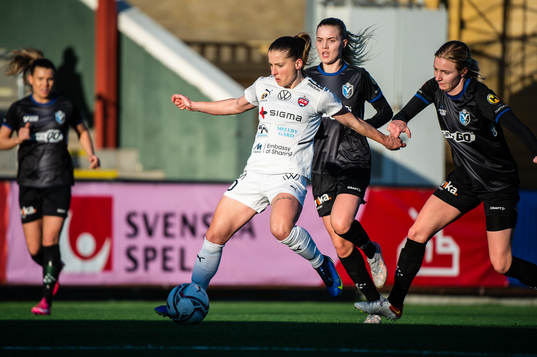 Rosengårds Jelena Cankovic och Växjös Alexandra Jonasson