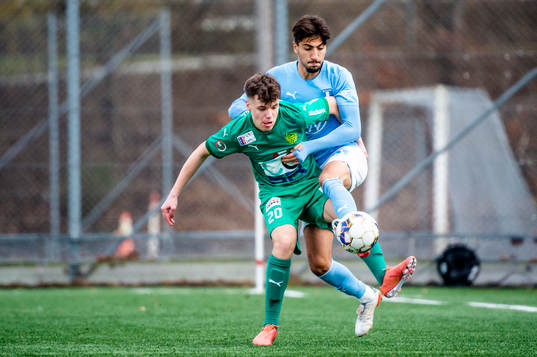 BK Olympics August Karlin mot Malmö FFs Peter Gwargis