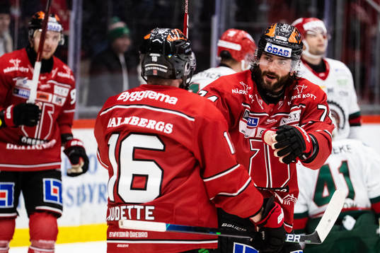 Örebros Nick Ebert jublar