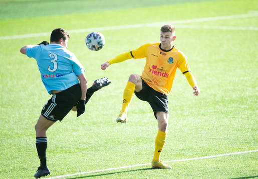 IFK Hässleholms Isak Orajärvi och Lunds Ivan Danielsson Andanovski i träningsmatchen mellan Lunds BK och IFK Hässleholm i Lund 27 februari 2022.
