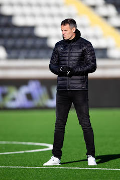 Häckens tränare Robert Vilahamn innan  fotbollsmatchen i