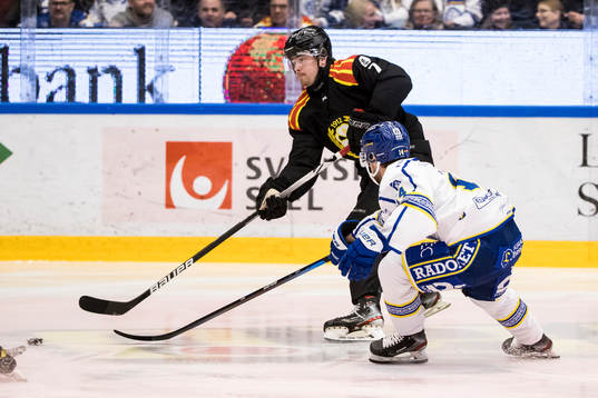 Brynäs Marcus Björk och Leksands Oskar Lang