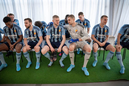 Albion Ademi, Kalle Holmberg, målvakt Aleksandr Vasyutin