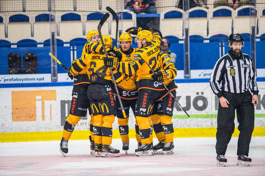 Skellefteås Linus Karlsson jublar