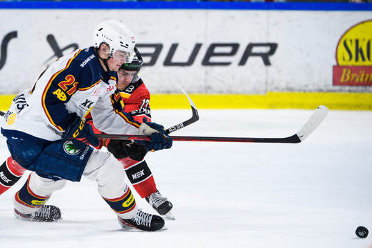 Djurgårdens Filip Cederqvist och Luleås Isac Brännström