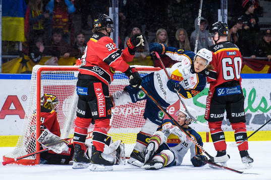 Luleås Oscar Engsund och Djurgårdens Tim Söderlund