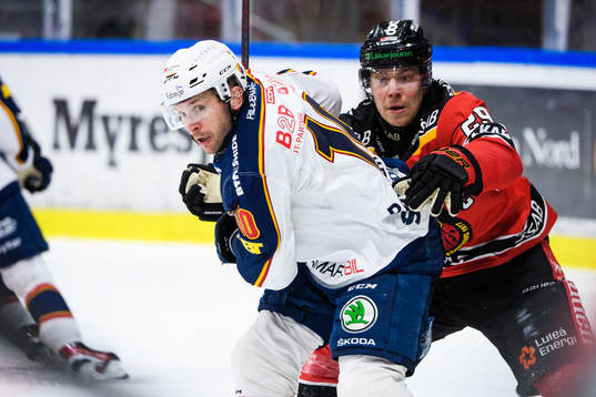 Djurgårdens Niclas Bergfors och Luleås Erik Gustafsson