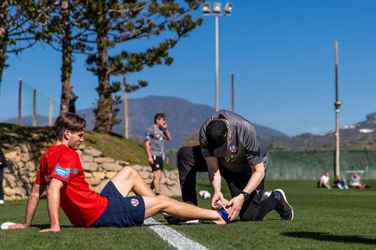 Wilhelm Loeper och idrottsskadeterapeut Dale Reese