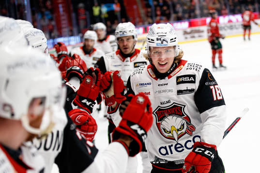 Malmö Redhawks Marcus Sylvegård jublar