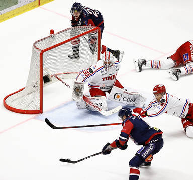 Mål 0-1 av Linköpings Henrik Törnqvist förbi Timrås
