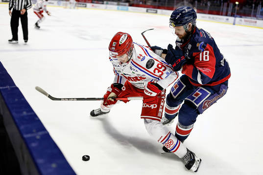 Timrås Ty Rattie och Linköpings Alexander Johansson