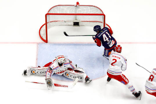 Mål 2-0 av Linköpings Broc Little förbi Timrås målvakt