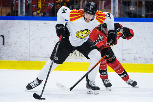 Brynäs Oscar Eklind och Luleås Carl Mattsson