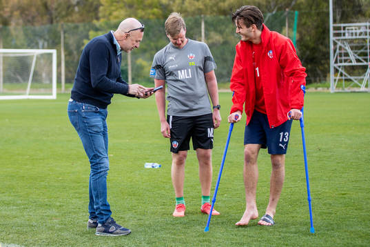 Ordförande Kjell Jakobsson, fysioterapeut Marcus Linnér och Wilhelm Loeper