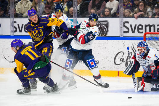 Färjestads Adam Ginning, Linköpings Markus Modigs och