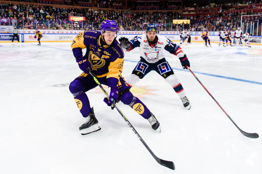 Färjestads Adam Ginning och Linköpings Broc Little