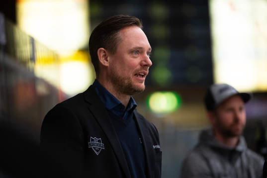 huvudtränare Karl Helmersson