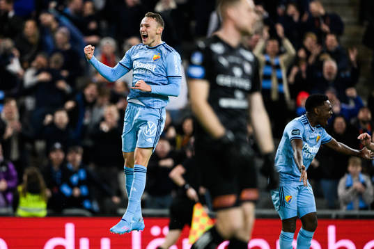 Djurgårdens Piotr Johansson jublar