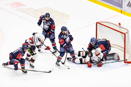 Malmö Redhawks Ponthus Westerholm och Emil Sylvegård