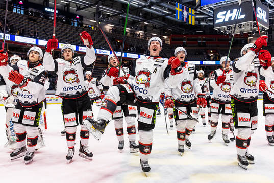 Malmö Redhawks Emil Sylvegård jublar