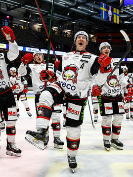 Malmö Redhawks Emil Sylvegård jublar