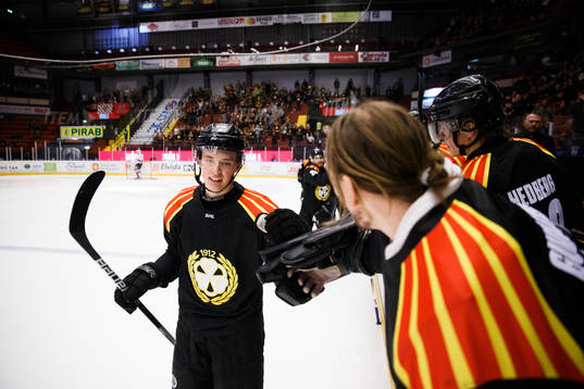 Brynäs Noel Gunler jublar