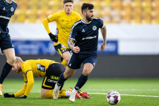 Elfsborgs Sveinn Aron Gudjohnsen och Utsiktens Allan