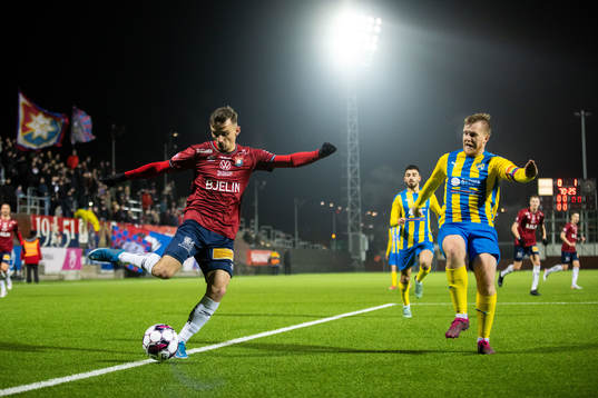 Örgrytes Ajdin Zeljkovic och Eskilsminnes Jonatan Olsson