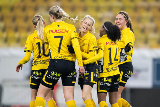Elfsborgs spelare jublar efter 3-0 av Tilda Brodén