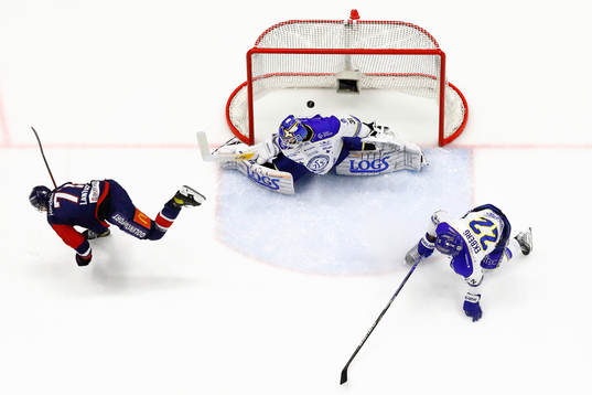 Mål 1-0 av Linköpings Robert Lantosi förbi Leksands