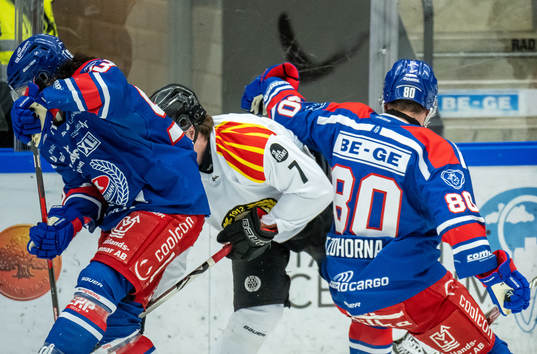 Oskarshamns Cameron Brace och Tomas Zohorna samt Brynäs