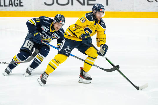 s Simon Önerud och Södertäljes Andreas Hjelm