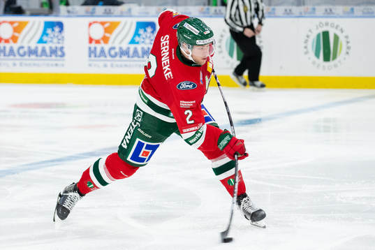 Frölundas Christian Folin skjuter ett skott