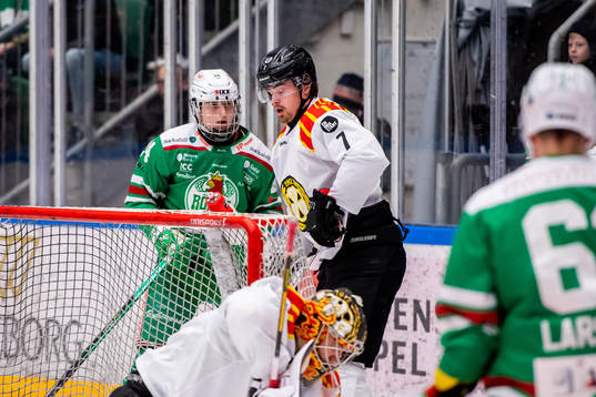 Rögles Marco Kasper  och Brynäs Marcus Björk