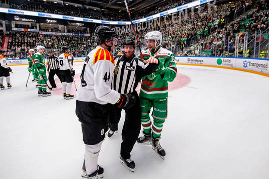 Brynäs Nicklas Danielsson  och Rögles Lucas