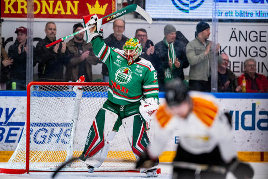 Rögles målvakt Christoffer Rifalk jublar