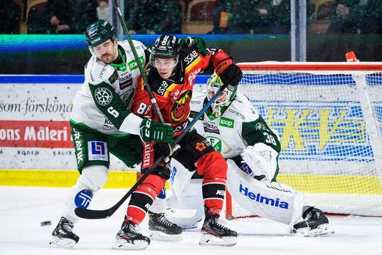 Färjestads Mikael Wikstrand och Luleås Joonas Rask