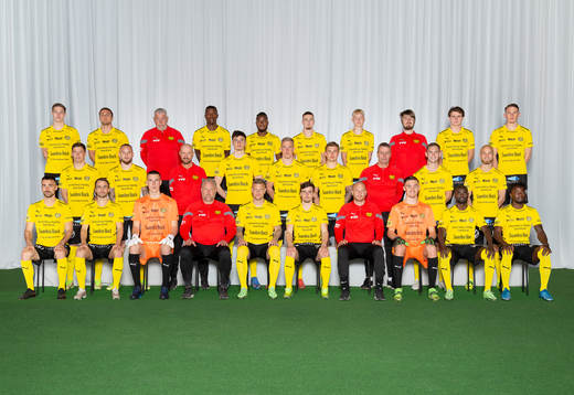  Taylor Silverholt, Ivan Kricak, materialare Jan Hallberg, Silas Nwankwo, Mamadu Moro, Albin Mörfelt, Otto Rosengren, materialare Kasper Larsson, Ludvig Carlius, Noah Persson. Mittenledet från vänster: Josip Filipovic, Adam Ståhl, assisterande tränare Stefan Ekstrand, Noah Eile, Herman Johansson, Magnus Wörts, målvaktstränare Lars Levinsson, Adam Peterson, Victor Gustafson. Sittande från vänster: Carlos Gracia, Andreas Blomqvist, Samuel Brolin, Assisterande tränare Patrik Winqvist, David Löfquist, Jesper Gustavsson, huvudtränare Andreas Brännström, Noel Törnqvist, Enoch Kofi Adu, Sam Johnson.